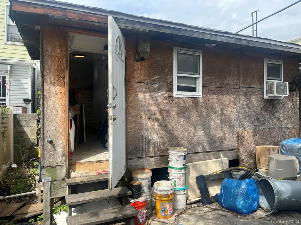 555 Hemlock Street Brooklyn NY 11208