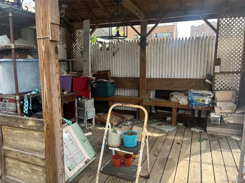555 Hemlock Street Brooklyn NY 11208