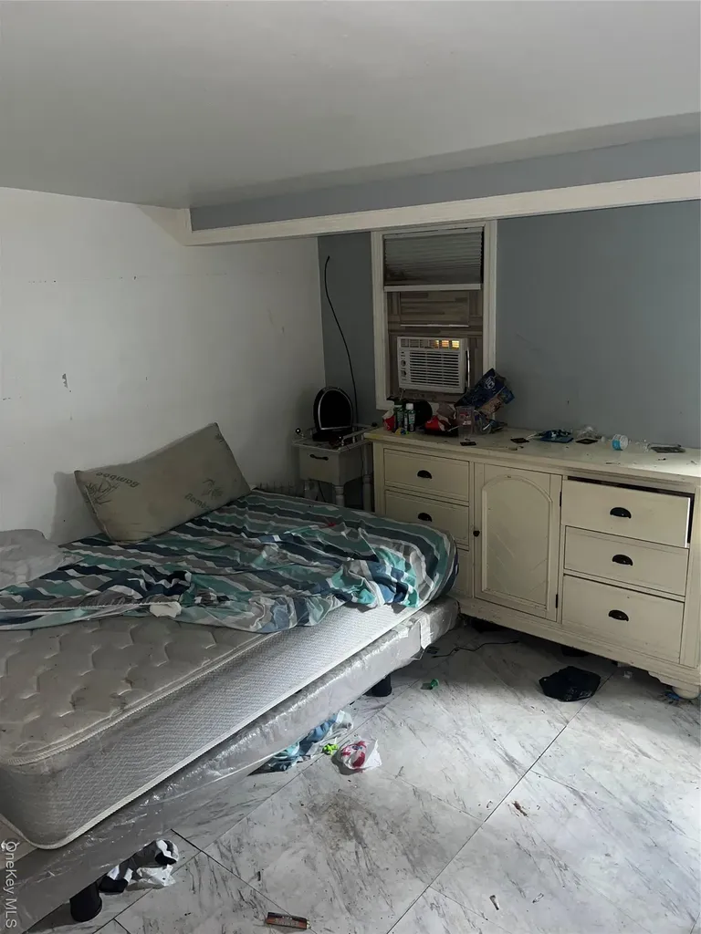 555 Hemlock Street Brooklyn NY 11208
