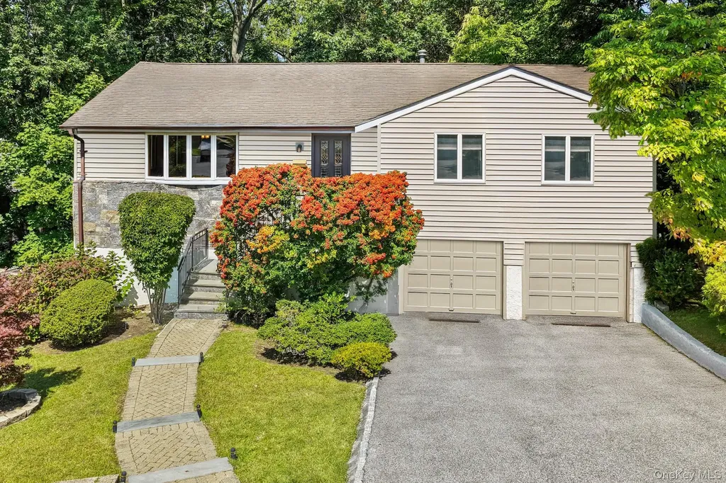 36 Capt Honeywells Road Ardsley NY 10502