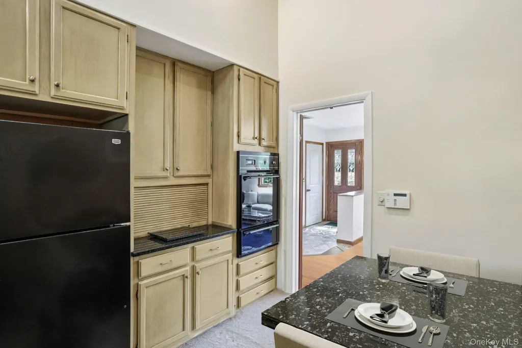 36 Capt Honeywells Road Ardsley NY 10502