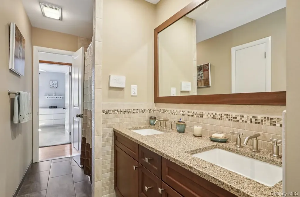 36 Capt Honeywells Road Ardsley NY 10502