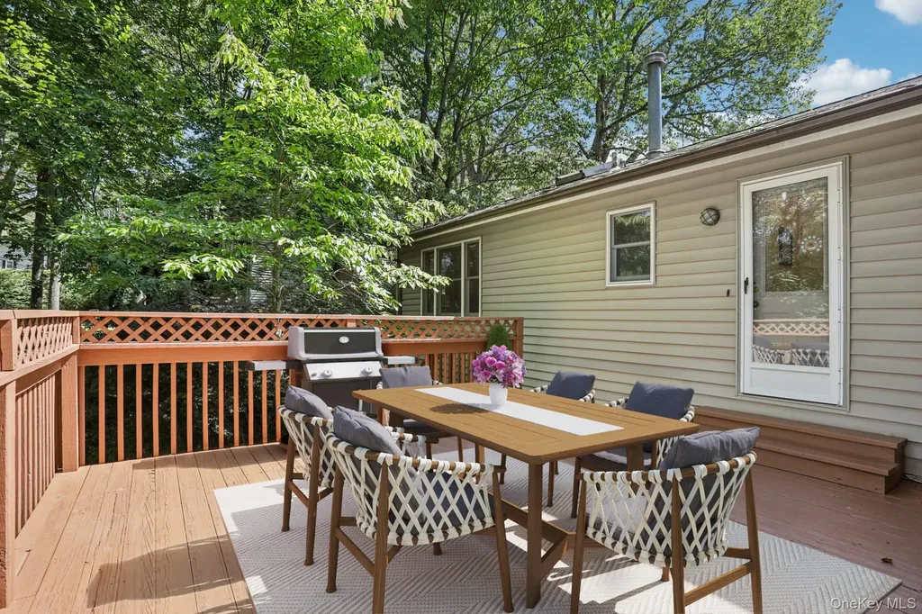 36 Capt Honeywells Road Ardsley NY 10502