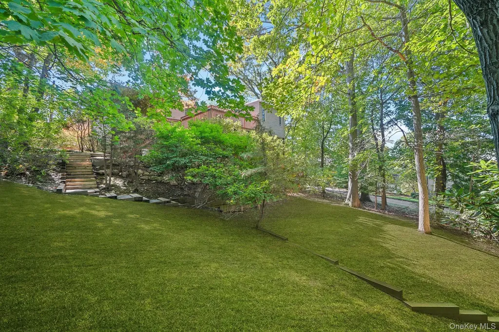 36 Capt Honeywells Road Ardsley NY 10502
