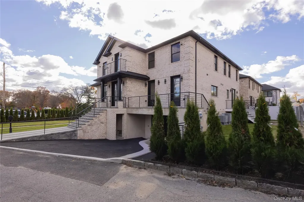 1 Victoria Lane Yonkers NY 10701