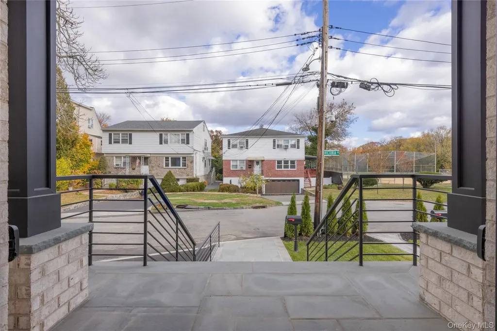 1 Victoria Lane Yonkers NY 10701