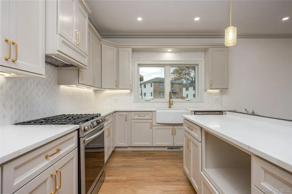 1 Victoria Lane Yonkers NY 10701