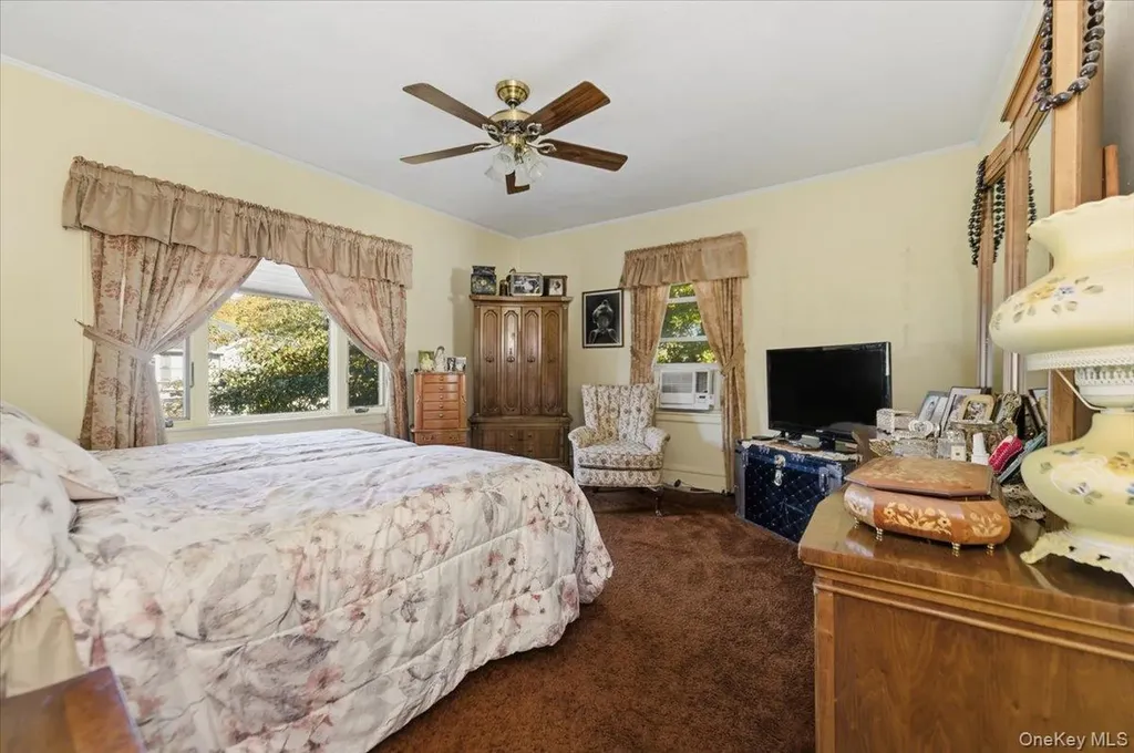 1053 Quentin Place Woodmere NY 11598