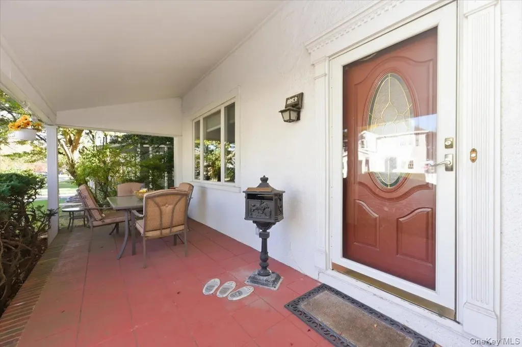 1053 Quentin Place Woodmere NY 11598
