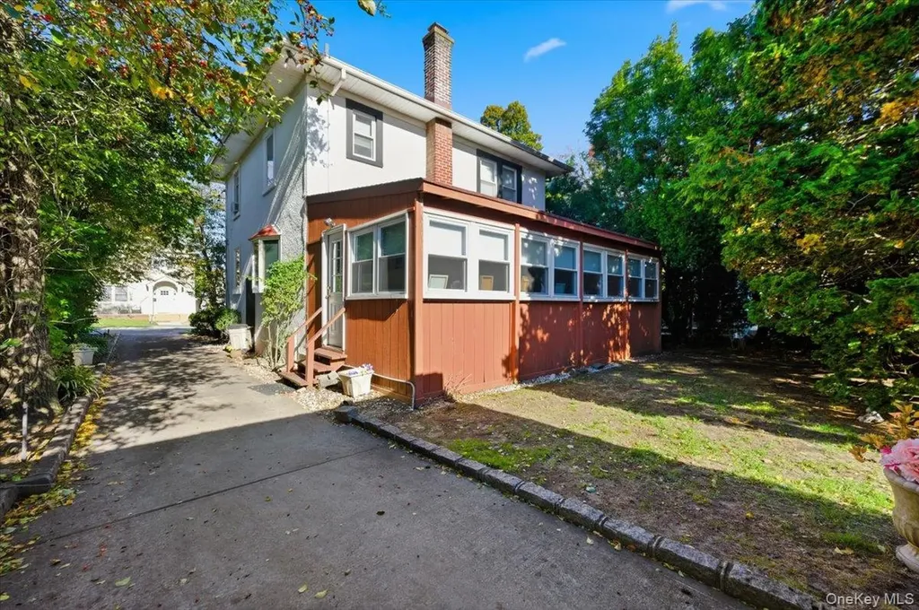 1053 Quentin Place Woodmere NY 11598