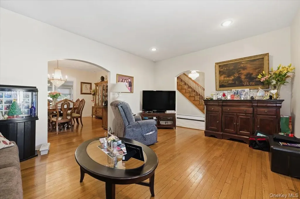 1053 Quentin Place Woodmere NY 11598