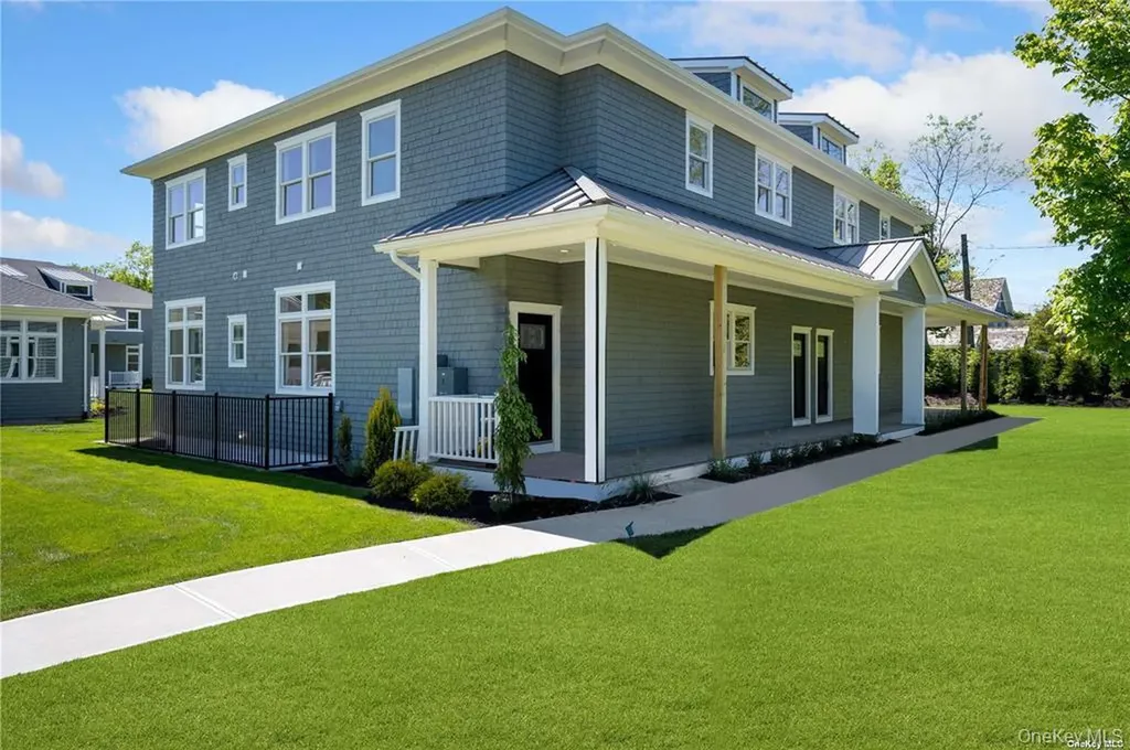 21 Montauk Highway Westhampton NY 11977