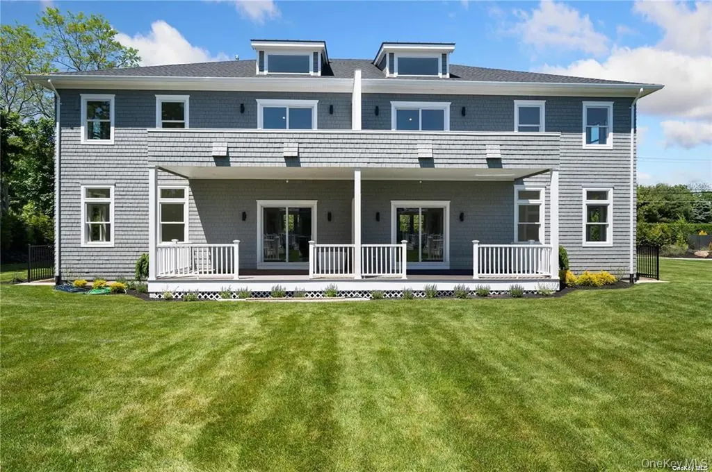 21 Montauk Highway Westhampton NY 11977