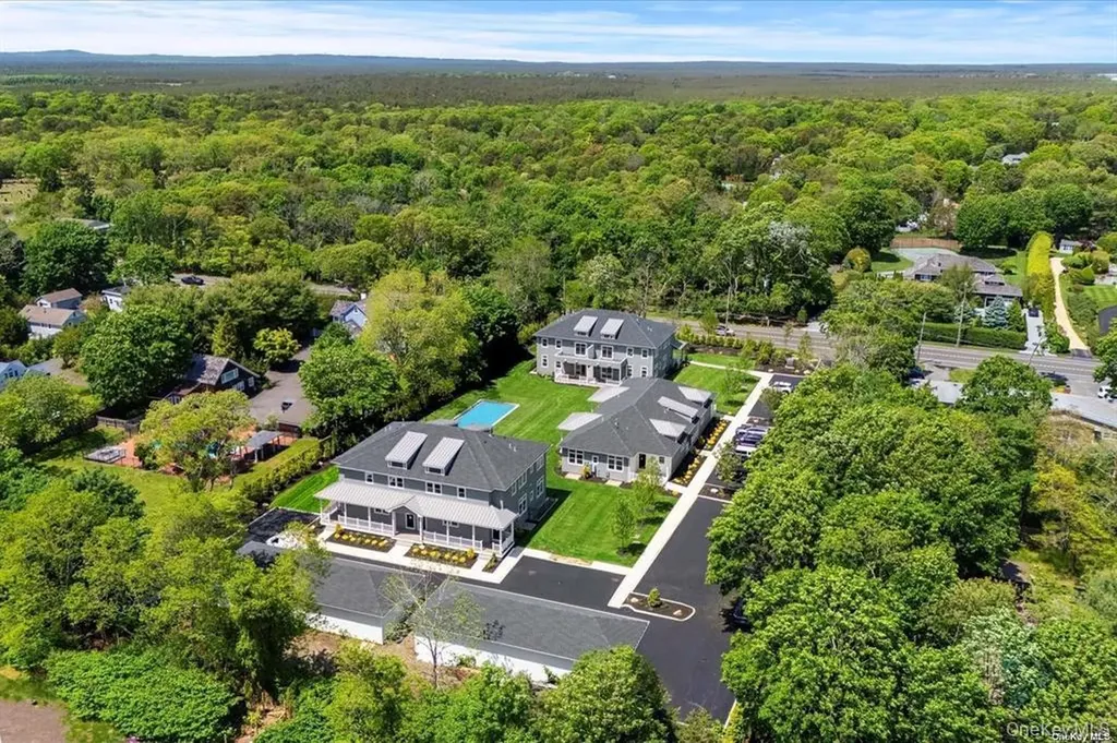 21 Montauk Highway Westhampton NY 11977