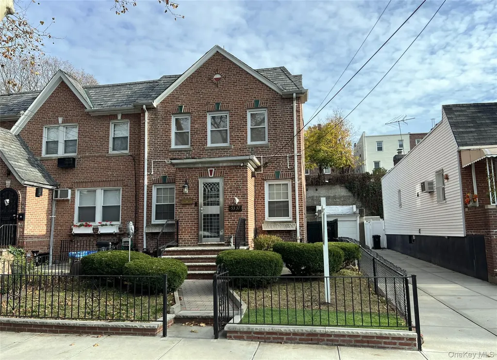 5337 62nd Street Maspeth NY 11378