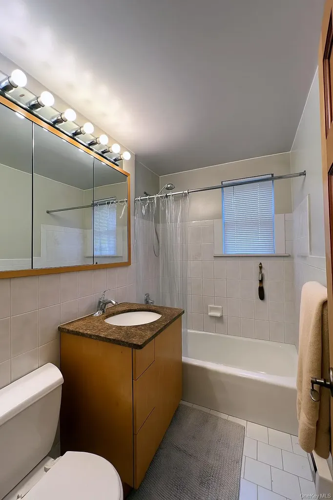 5337 62nd Street Maspeth NY 11378