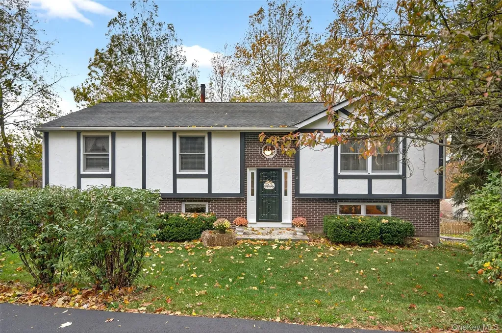 7 Colleen Lane Wallkill NY 12589