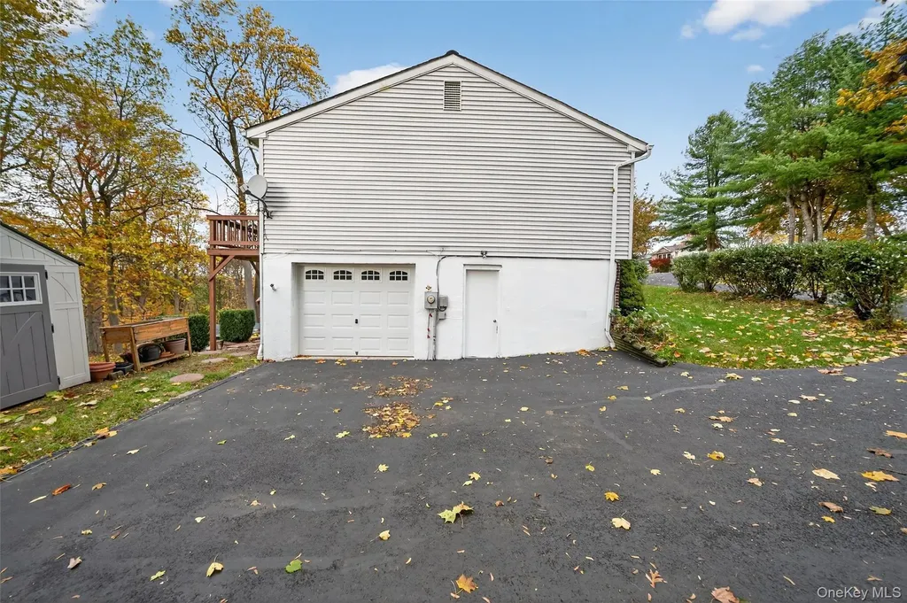 7 Colleen Lane Wallkill NY 12589