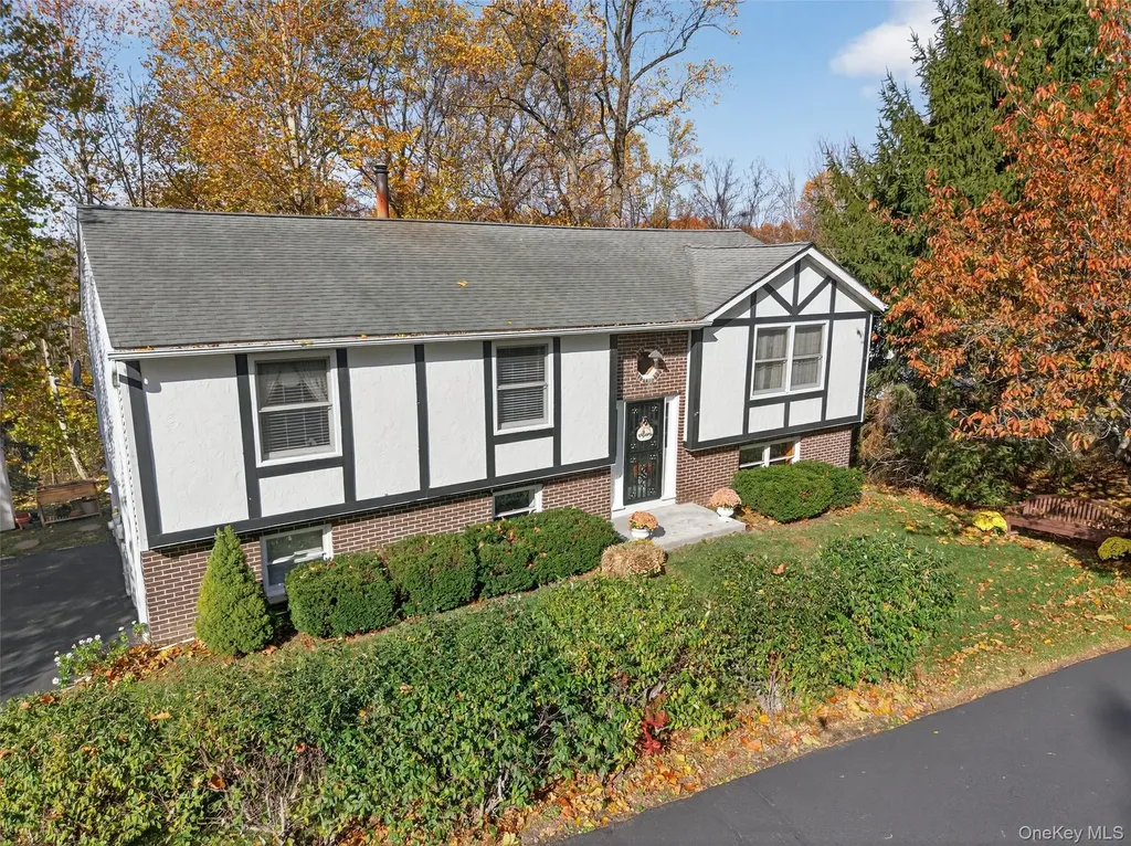 7 Colleen Lane Wallkill NY 12589