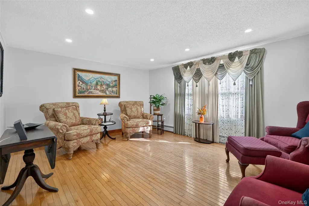7 Colleen Lane Wallkill NY 12589