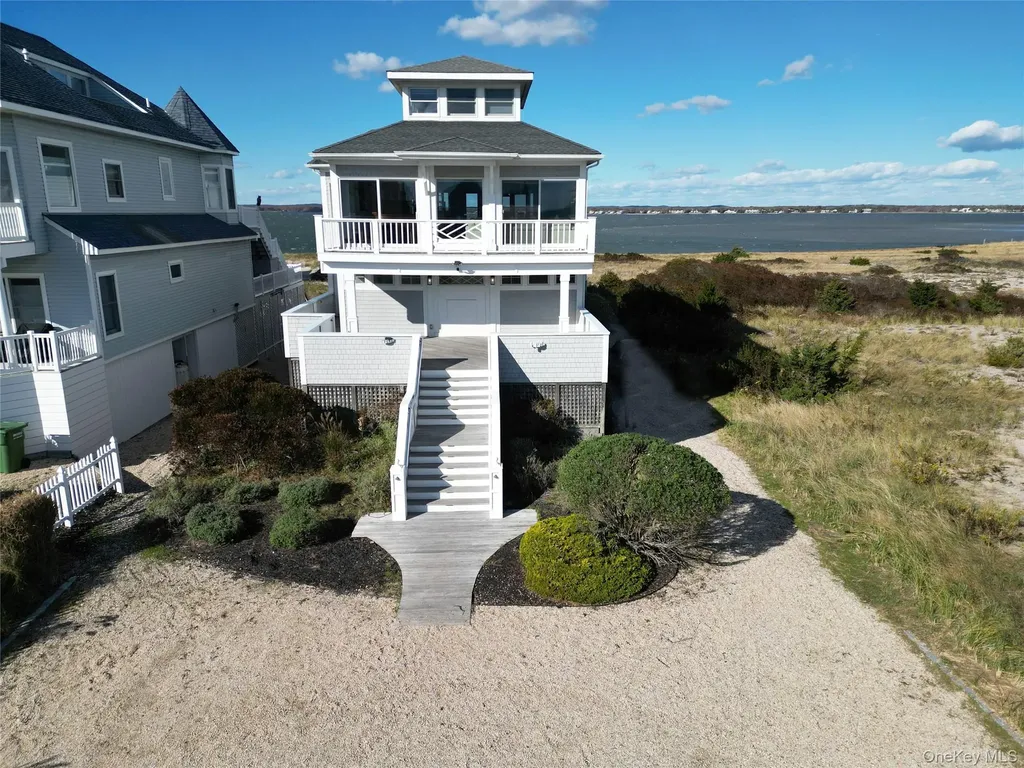 750 Dune Road Westhampton Dunes NY 11978