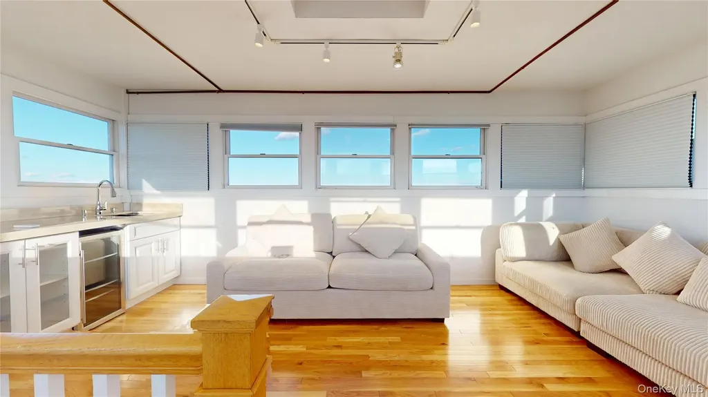 750 Dune Road Westhampton Dunes NY 11978
