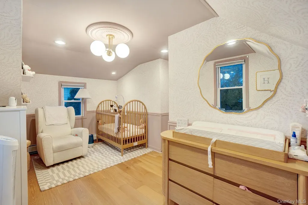186 Robin Place Levittown NY 11756