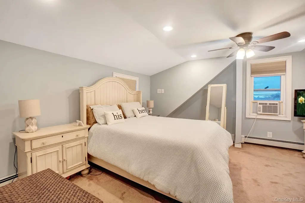 186 Robin Place Levittown NY 11756