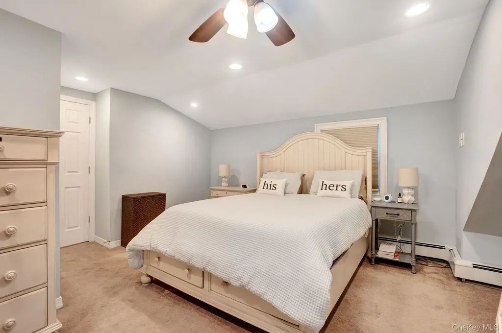 186 Robin Place Levittown NY 11756