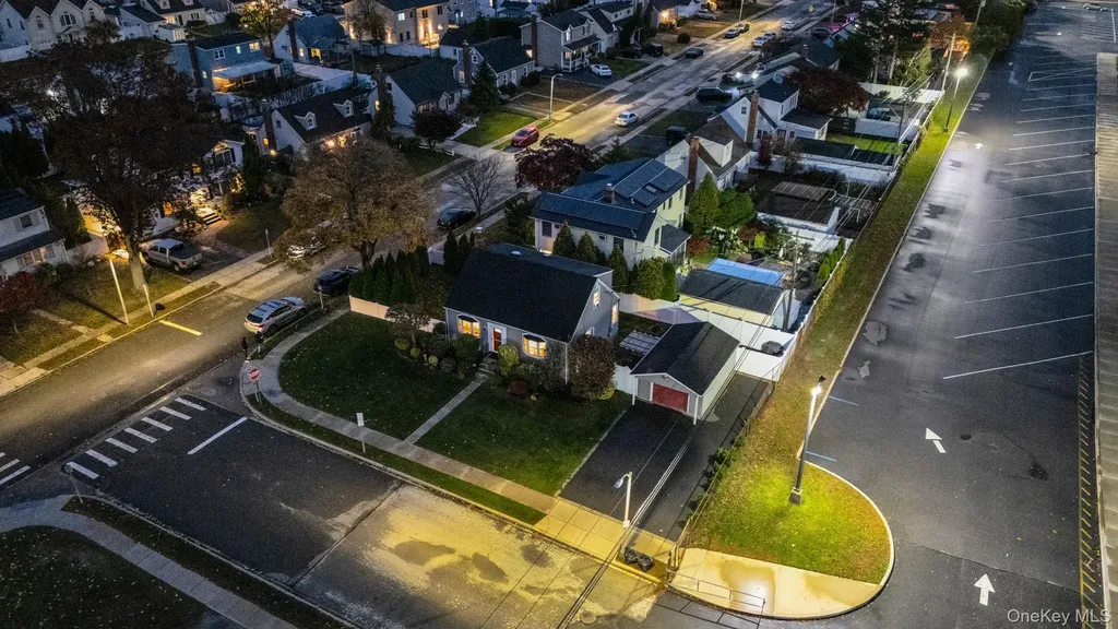 186 Robin Place Levittown NY 11756
