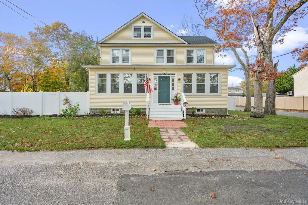 64 Vernon Avenue Mastic NY 11950