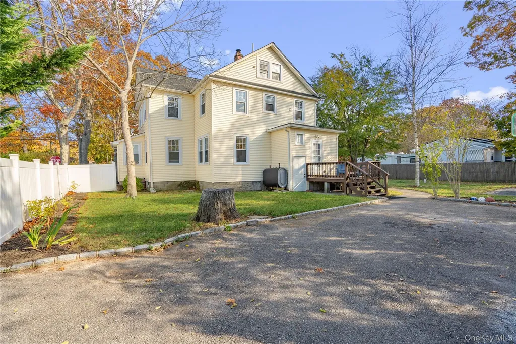 64 Vernon Avenue Mastic NY 11950