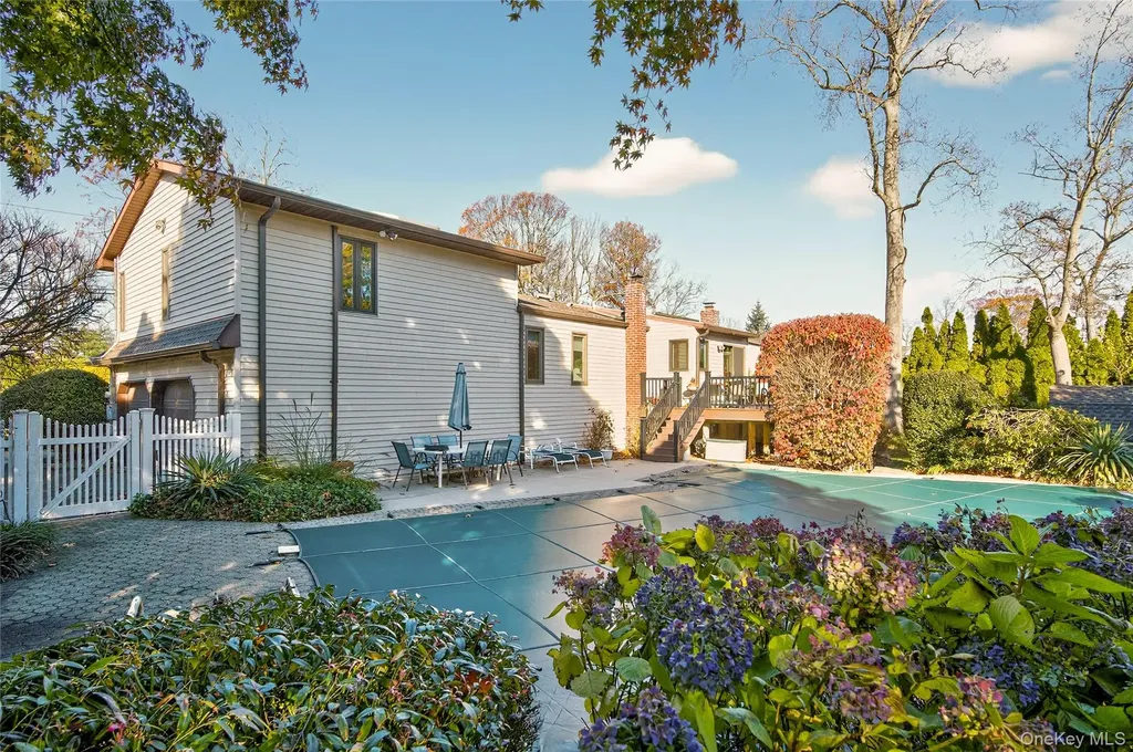 21 Forest Road Kings Park NY 11754