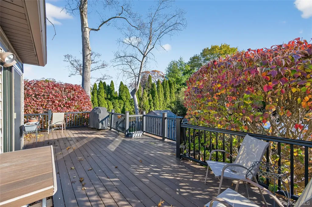 21 Forest Road Kings Park NY 11754