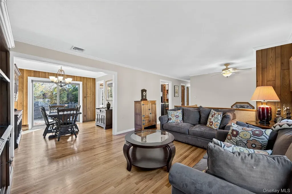 21 Forest Road Kings Park NY 11754