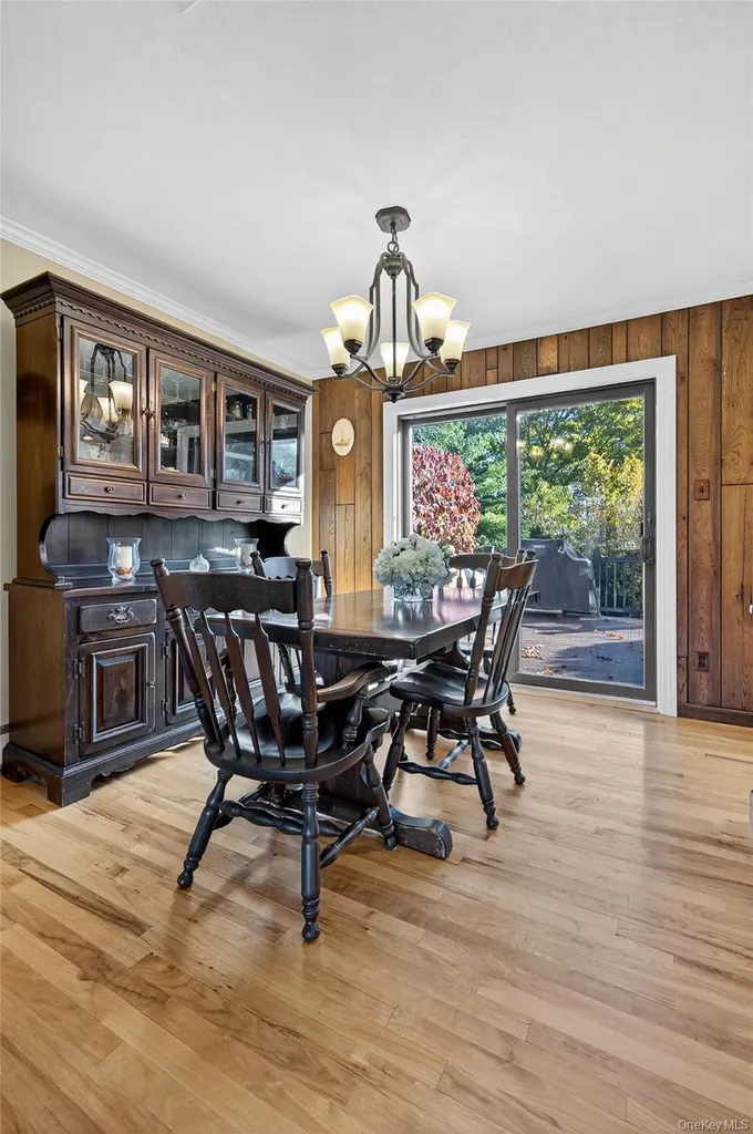 21 Forest Road Kings Park NY 11754