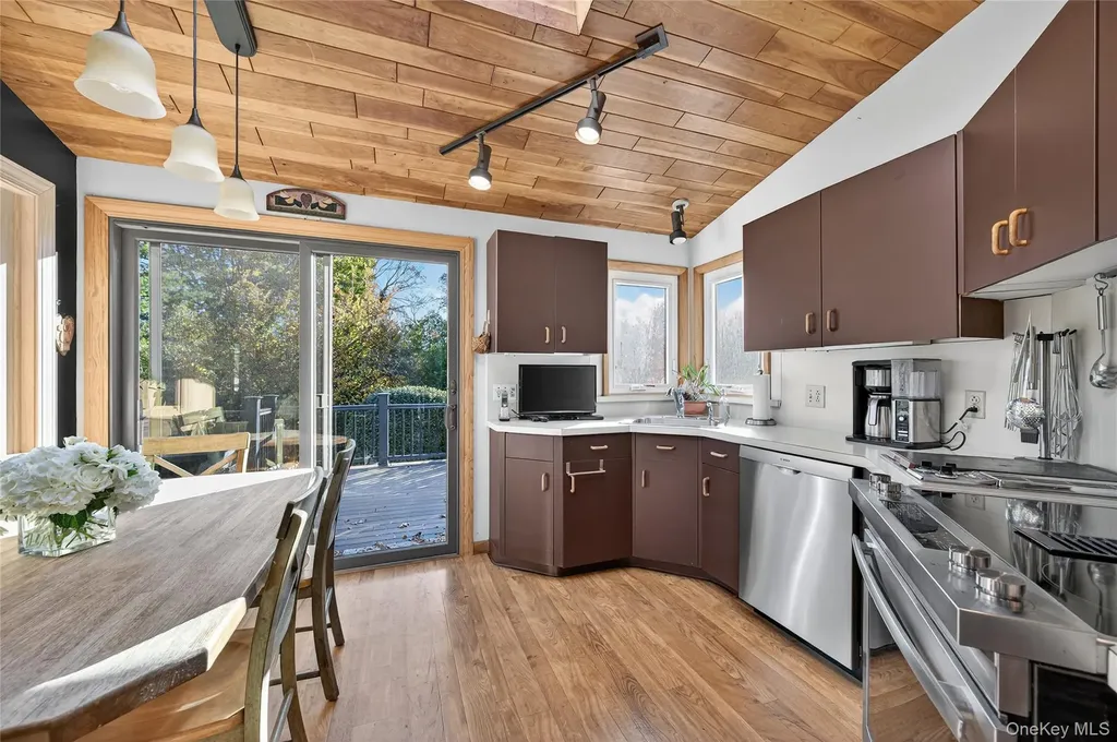 21 Forest Road Kings Park NY 11754