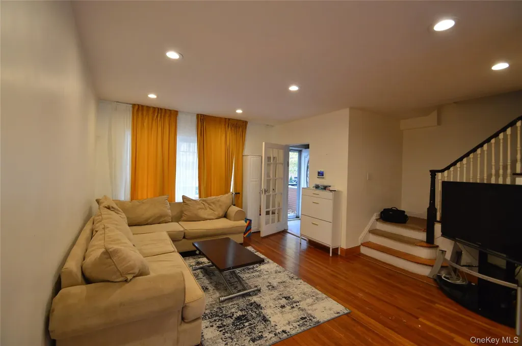10546 65th Road Forest Hills NY 11375
