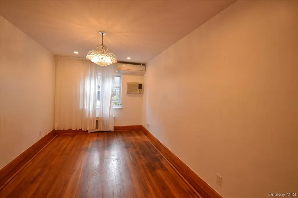 10546 65th Road Forest Hills NY 11375