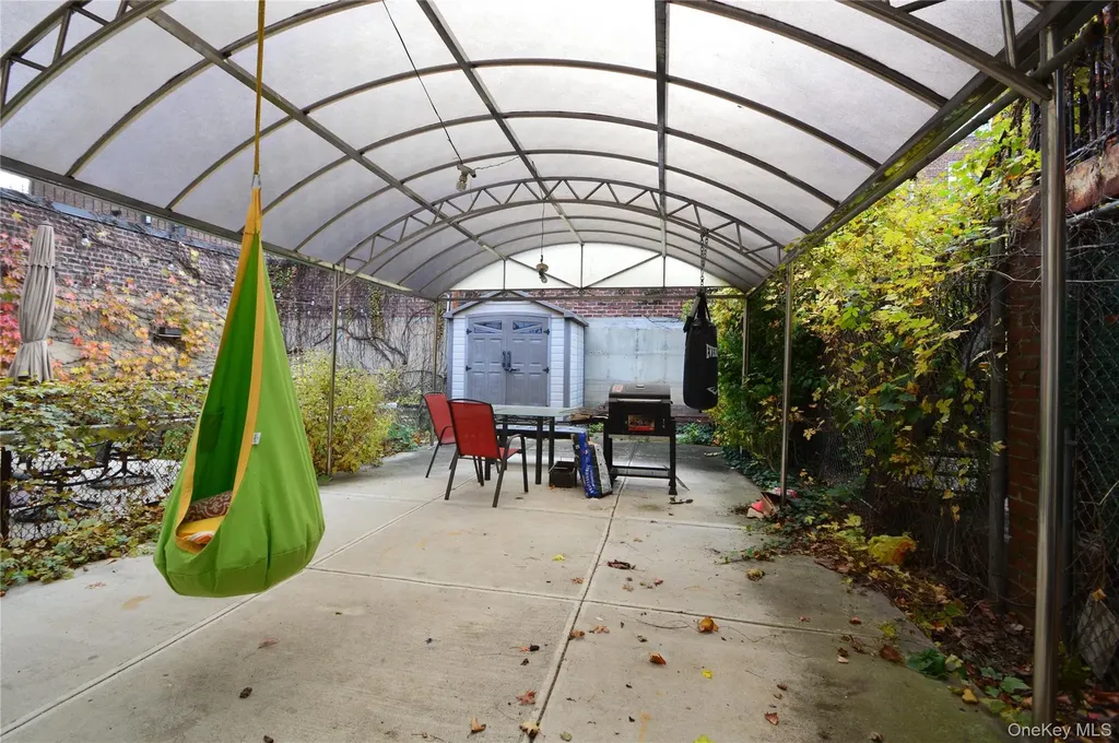 10546 65th Road Forest Hills NY 11375