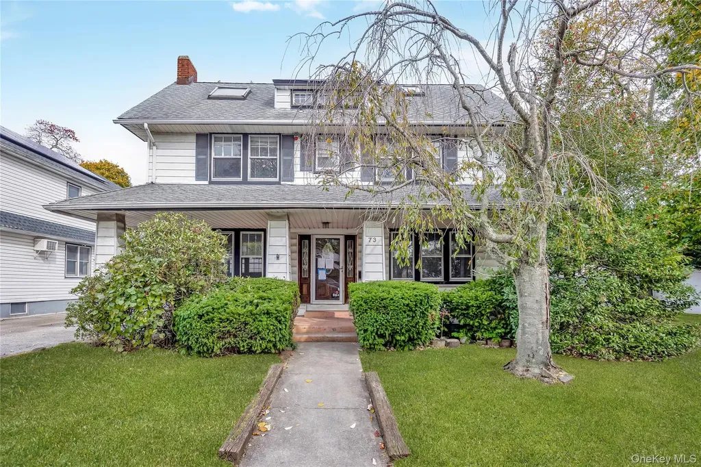 73 Peterson Place Lynbrook NY 11563