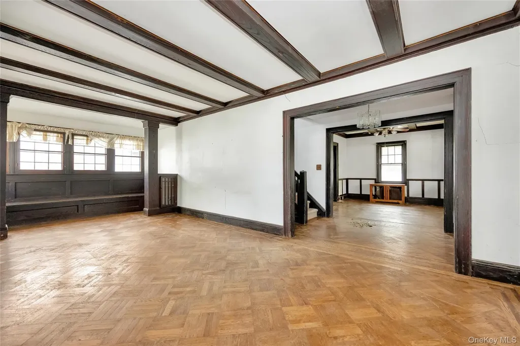 73 Peterson Place Lynbrook NY 11563