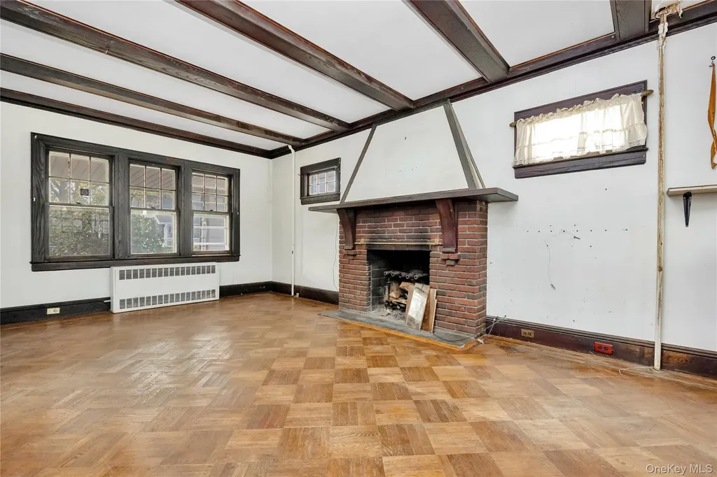 73 Peterson Place Lynbrook NY 11563