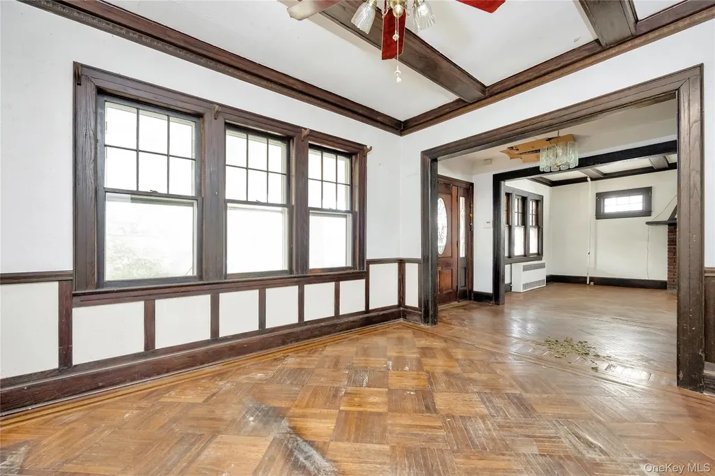 73 Peterson Place Lynbrook NY 11563