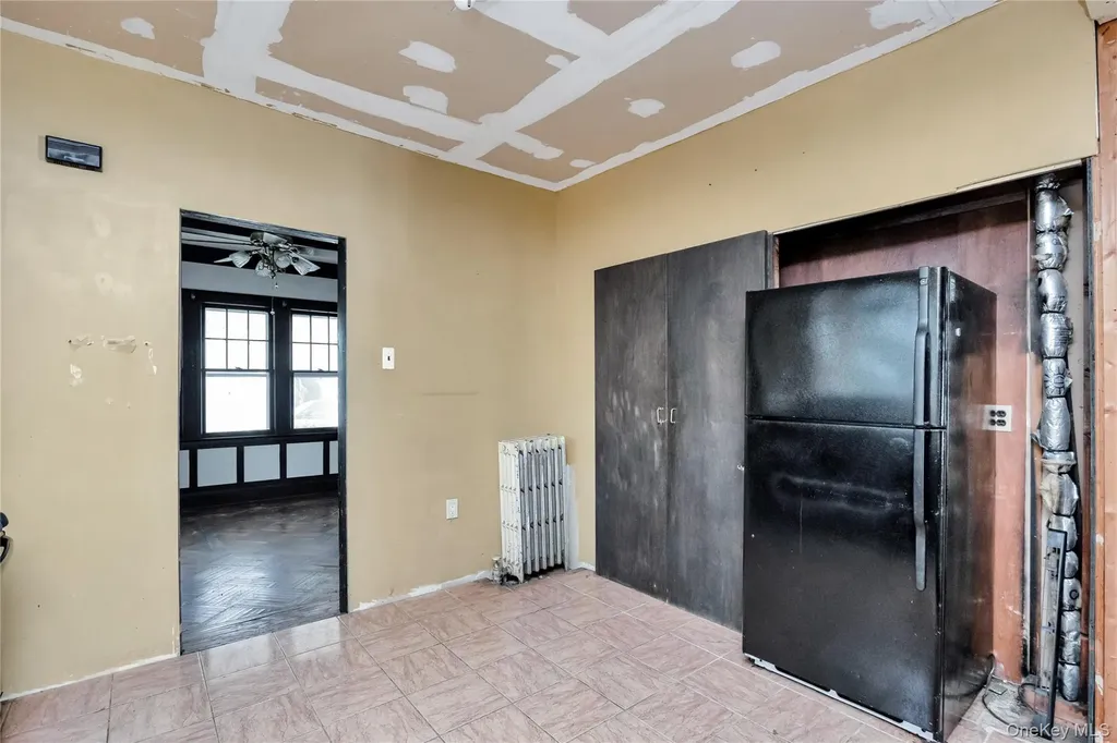 73 Peterson Place Lynbrook NY 11563
