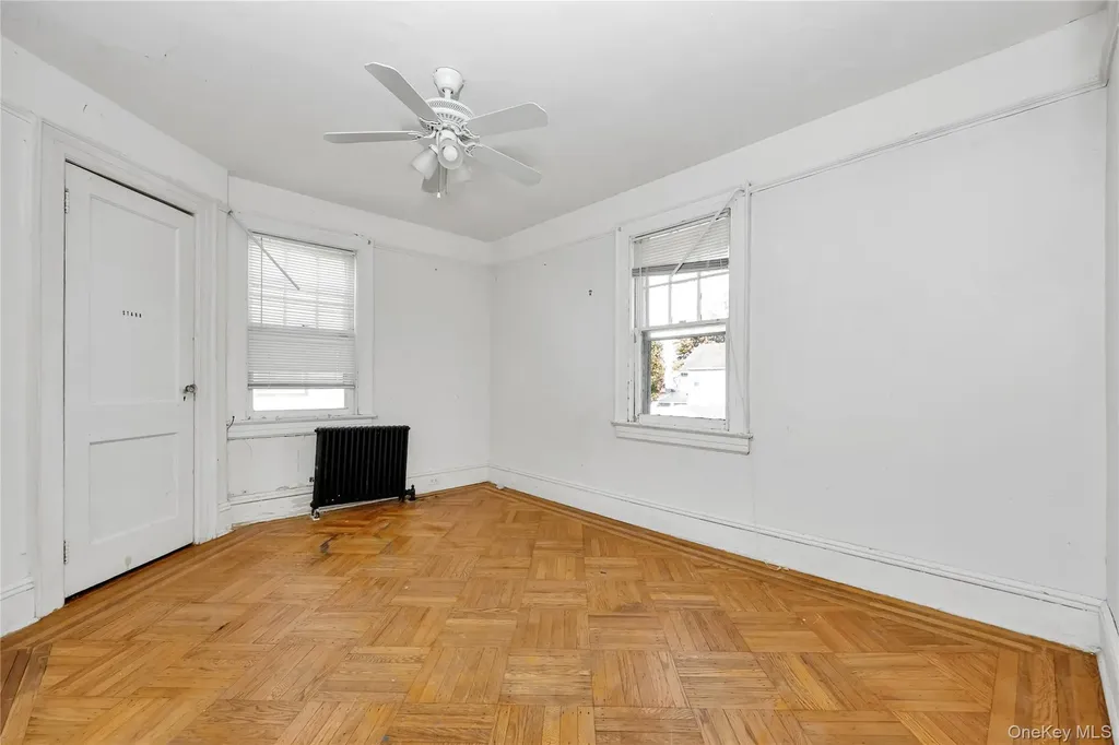 73 Peterson Place Lynbrook NY 11563