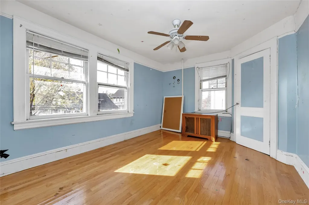 73 Peterson Place Lynbrook NY 11563