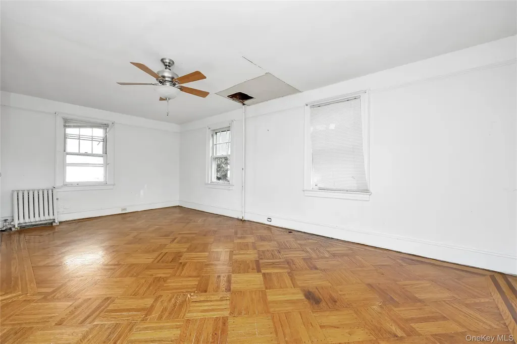 73 Peterson Place Lynbrook NY 11563