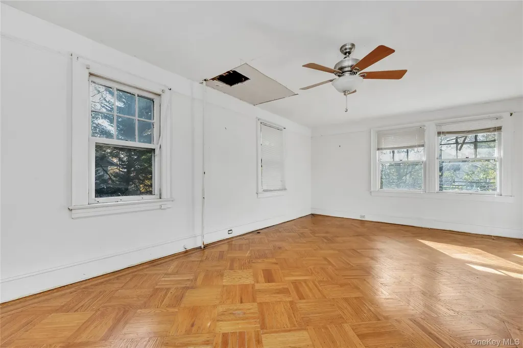 73 Peterson Place Lynbrook NY 11563