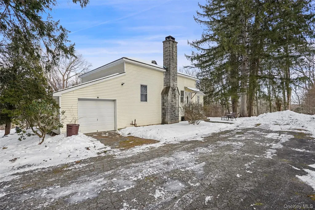 22 Raspberry Lane Carmel NY 10512
